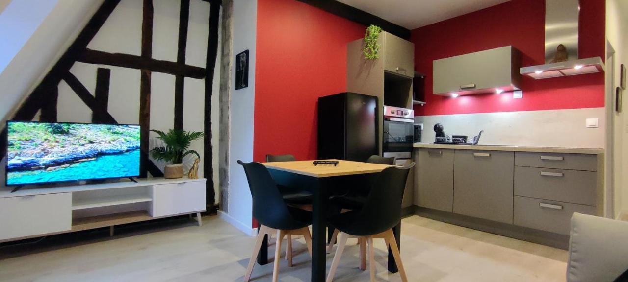 202 Duplex A Colombage En Plein Centre Ville Bourges Esterno foto